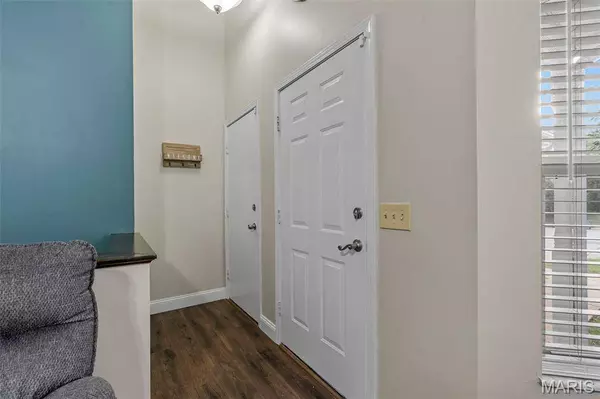 42 Kingspointe DR, O'fallon, MO 63376