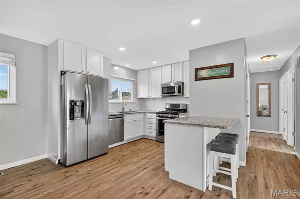 12035 Bobbett DR, Maryland Heights, MO 63043