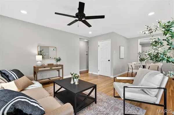 12131 McKelvey RD, Maryland Heights, MO 63043