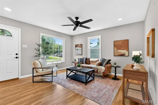 12131 McKelvey RD, Maryland Heights, MO 63043