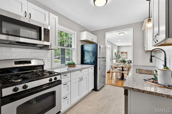 12131 McKelvey RD, Maryland Heights, MO 63043