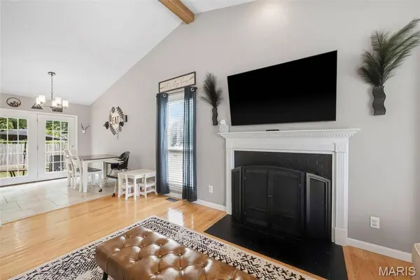 6 Queensboro DR, O'fallon, MO 63376