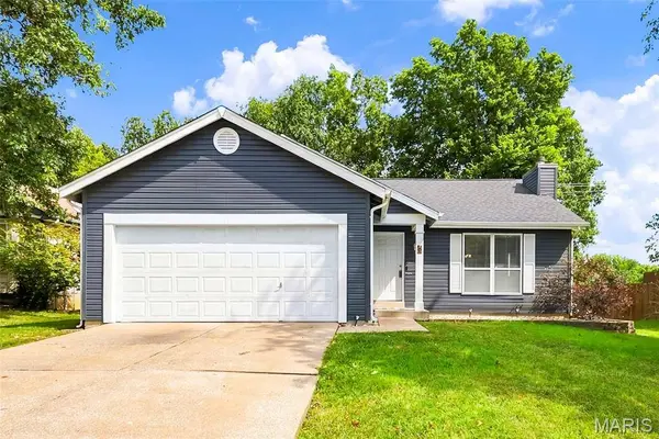 6 Queensboro DR, O'fallon, MO 63376