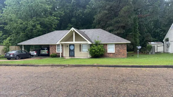 3927 Lost Lake Circle, Jackson, MS 39212