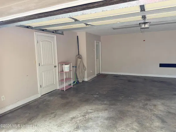 105 Walnut Circle, Vicksburg, MS 39180