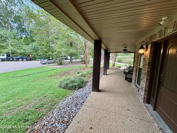105 Walnut Circle, Vicksburg, MS 39180
