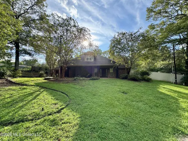 105 Walnut Circle, Vicksburg, MS 39180