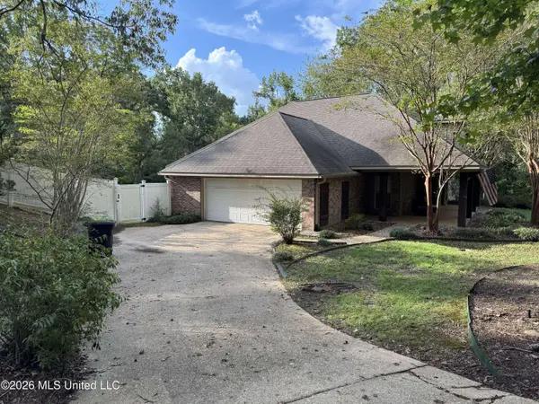 105 Walnut Circle, Vicksburg, MS 39180