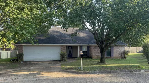 14 Fawn Grove, Jackson, MS 39212