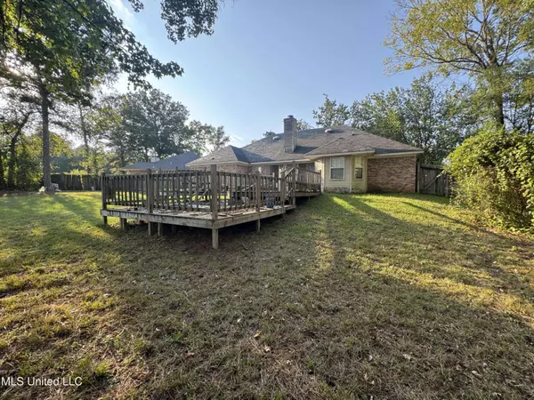 14 Fawn Grove, Jackson, MS 39212