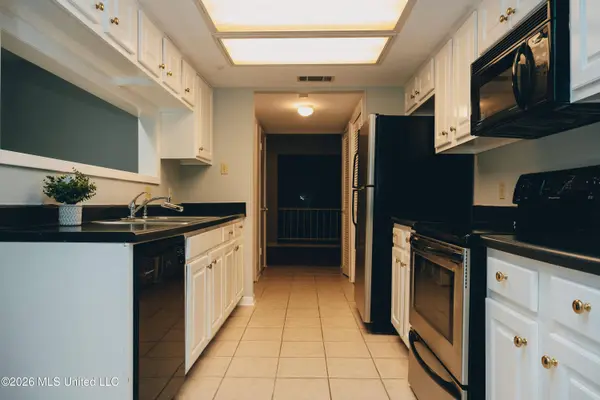 5125 Old Canton Road #201, Jackson, MS 39211