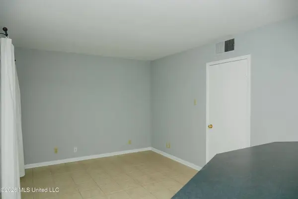 5125 Old Canton Road #201, Jackson, MS 39211