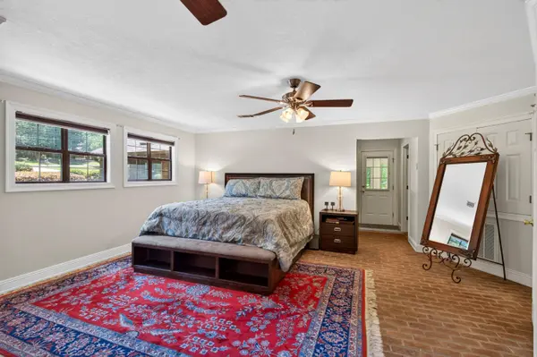 315 Buccaneer Dr., Hattiesburg, MS 39402