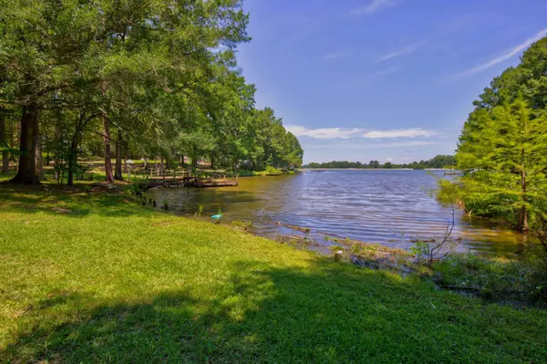 315 Buccaneer Dr., Hattiesburg, MS 39402