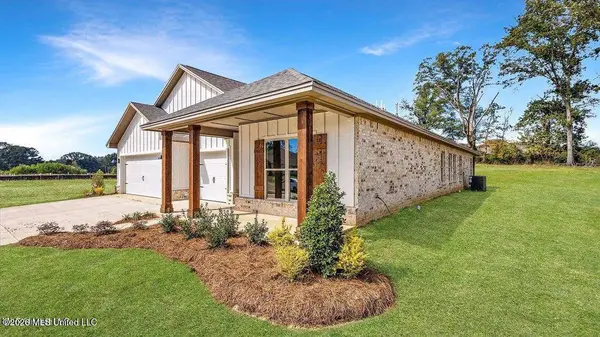 202 Saratoga Springs Avenue, Clinton, MS 39056