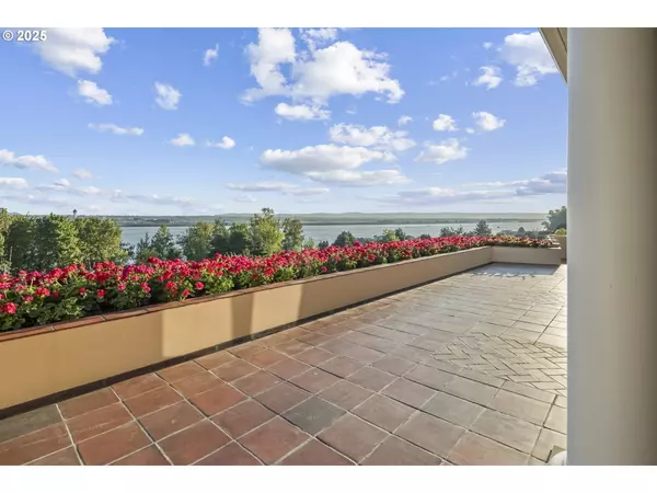 8703 SE PORTER CIR, Vancouver, WA 98664