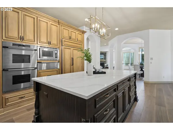 1006 SE 199TH PL, Camas, WA 98607