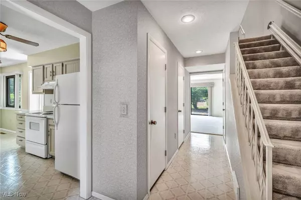 19221 Briarwood LN #6-1, Strongsville, OH 44149