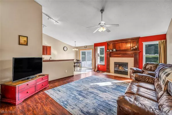 1818 Avenbury LN, Brunswick, OH 44212