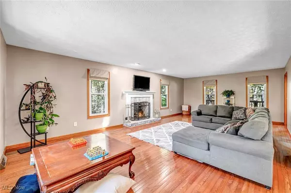 3276 Hardwood Hollow RD, Medina, OH 44256