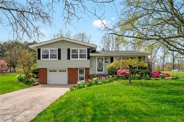 6739 Mcvay DR, Westfield Center, OH 44251