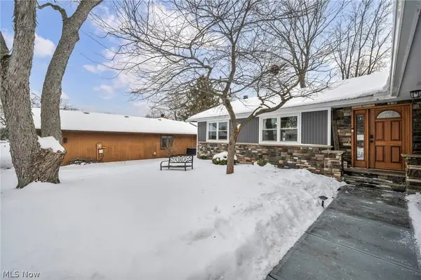 18313 Potomac DR, Strongsville, OH 44136