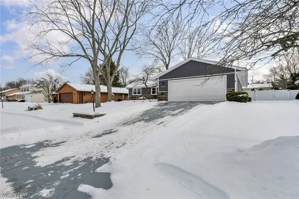 18313 Potomac DR, Strongsville, OH 44136