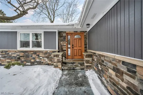 18313 Potomac DR, Strongsville, OH 44136