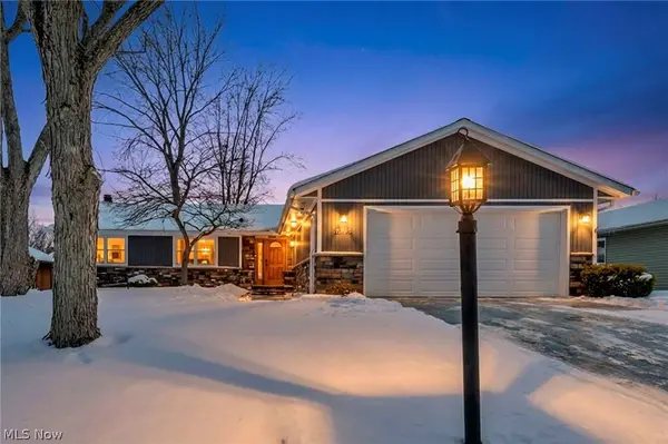 18313 Potomac DR, Strongsville, OH 44136