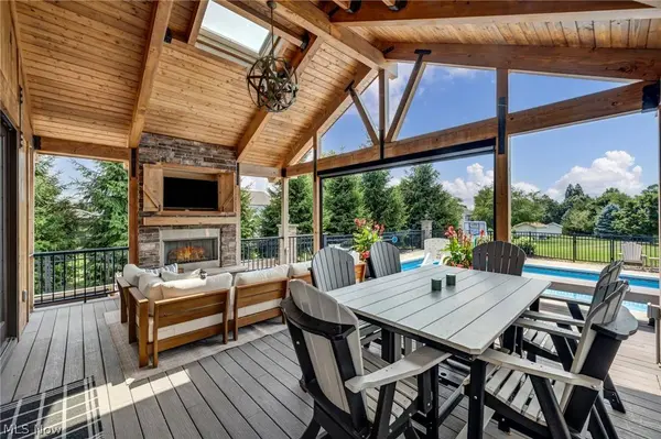 4111 Appleridge LN, Richfield, OH 44286