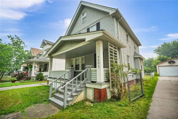 3293 W 99th ST, Cleveland, OH 44102