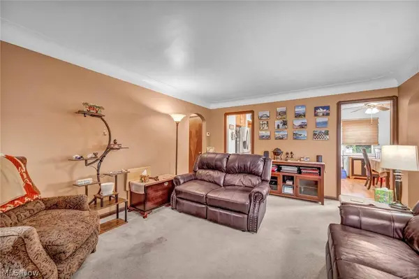 6284 Holburn RD, Parma, OH 44129