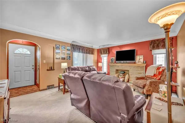6284 Holburn RD, Parma, OH 44129