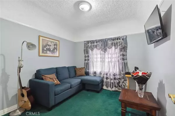 9637 San Carlos AVE, South Gate, CA 90280