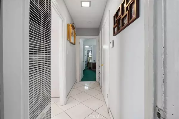 9637 San Carlos AVE, South Gate, CA 90280