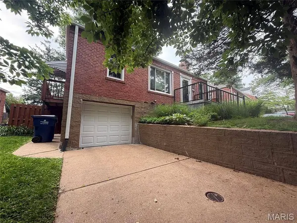 1518 Salem Hills DR, St Louis, MO 63119