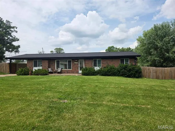 9621 Mesa DR, St Louis, MO 63132