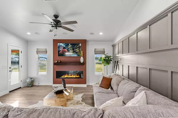 7336 N 181ST Avenue, Waddell, AZ 85355