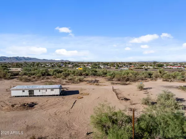 2 E GRIFFIN Street #-, Wittmann, AZ 85361