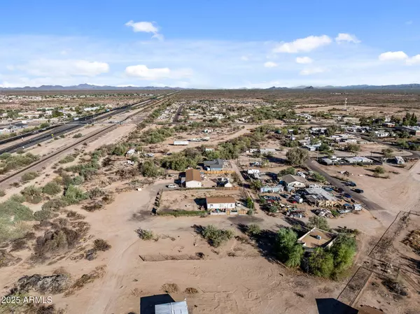 2 E GRIFFIN Street #-, Wittmann, AZ 85361