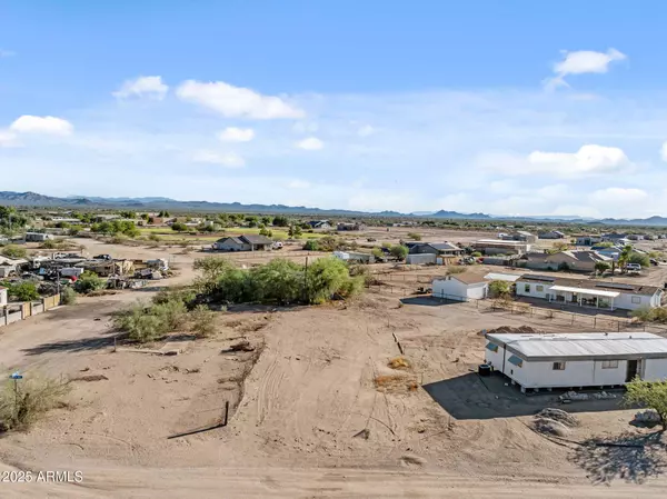 2 E GRIFFIN Street #-, Wittmann, AZ 85361