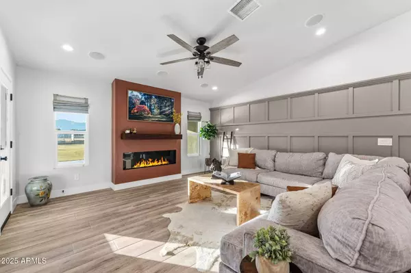 7336 N 181ST Avenue, Waddell, AZ 85355