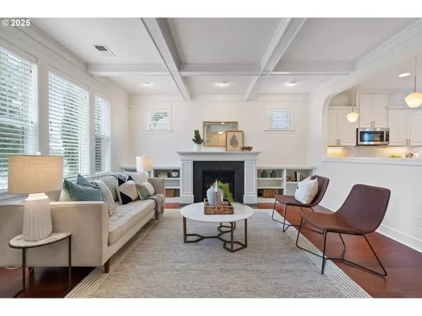 2821 SE SCHILLER ST, Portland, OR 97202