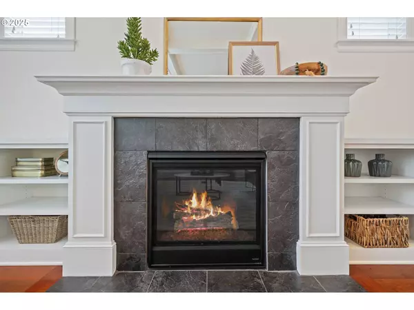 2821 SE SCHILLER ST, Portland, OR 97202