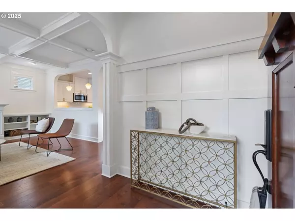 2821 SE SCHILLER ST, Portland, OR 97202