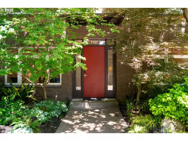 1127 NW IRVING ST, Portland, OR 97209