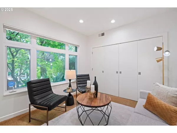 1127 NW IRVING ST, Portland, OR 97209