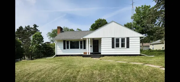 905 2nd Street, Baraboo, WI 53913-2361