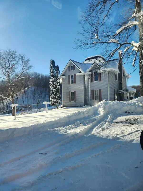 S1205 County Road Y, Wonewoc, WI 53968-9632