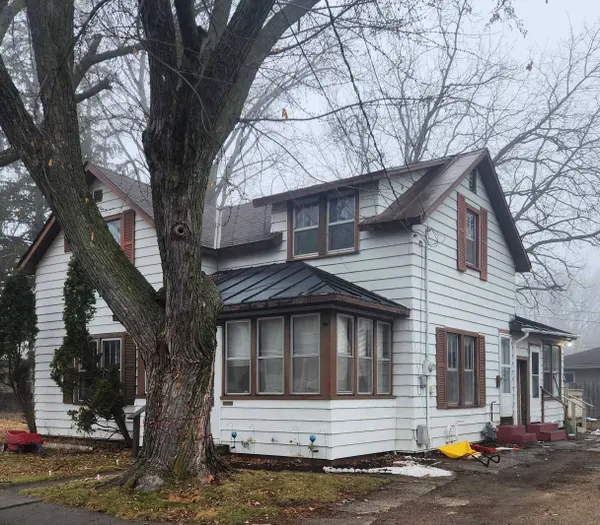 415 West Avenue, Mauston, WI 53948-1530